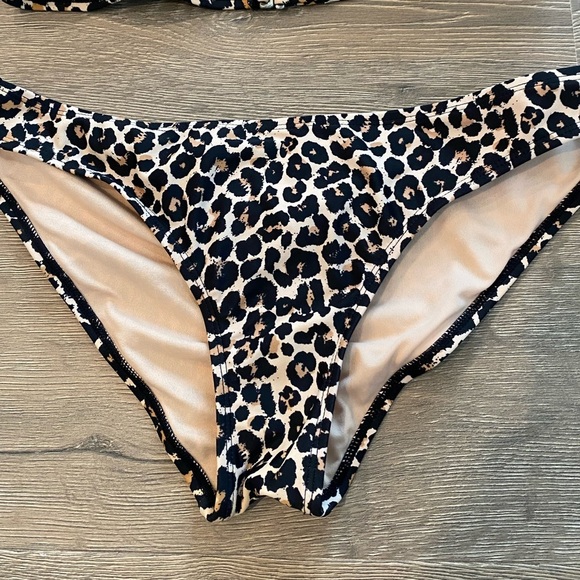 Xhilaration Leopard Cheetah 2 Piece Push Up Halter Bikini & Cheeky Bottoms - Picture 4 of 8